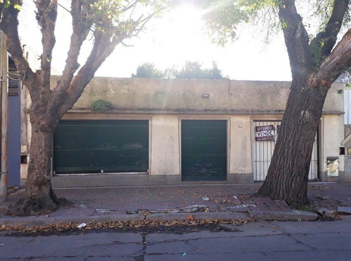 Imagen 1 de 13 de Casa De 3 Ambientes Con Garage Y Local - A Reciclar - Losa