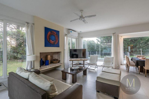 Casa En Venta 4 Ambientes Pinamar Chico