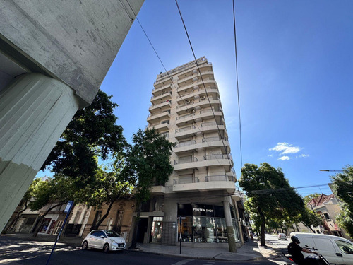 Venta - Un Dormitorio, 40 M2, Con Balcón, Al Noroeste. Terraza Común Con Parrillero (alquilado)
