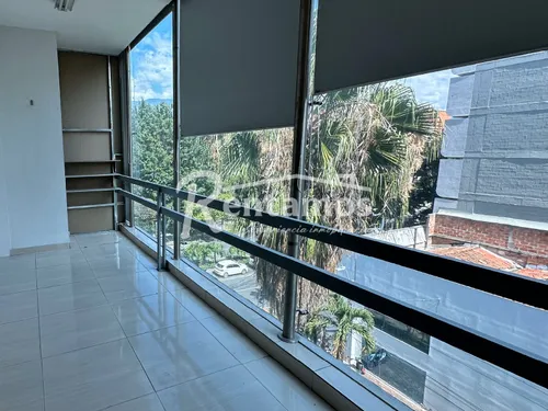 Oficina En Arriendo En Laureles. Cod A775816