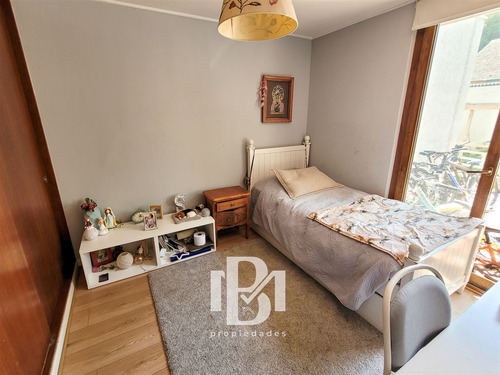 Casa En Venta De 5 Dorm. En Lo Barnechea