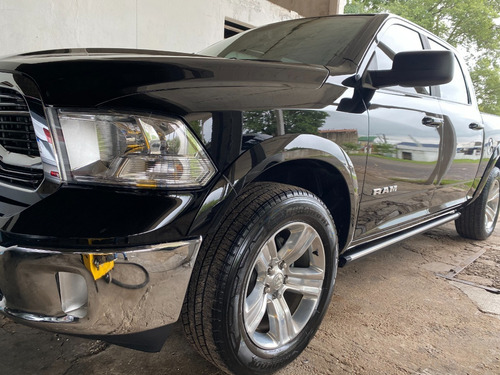 Ram 1500 Laramie V8