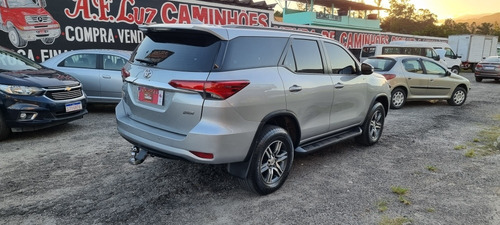 Imagem 7 de 15 de Toyota Hilux Sw4 Sr Ano 2017 Top Flex 7 Lugares 4x2 Aut.