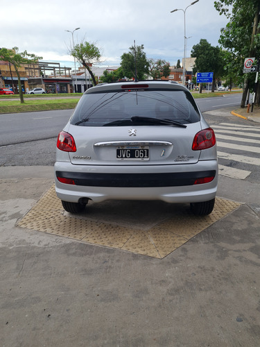 Peugeot 207 1.4 Sedan Hdi Xt