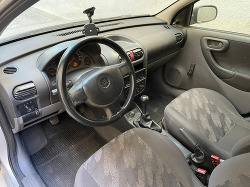 Imagem 7 de 13 de Chevrolet Corsa 2003 1.0 5p