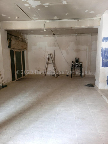 Se Vende Local Avenida Victoria Mls 24-18944