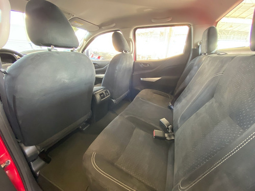 Imagen 12 de 13 de Nissan Np300 Doble Cabina Se 2018