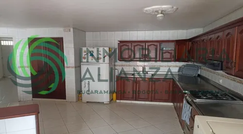 Casa En Venta En Cabecera Del Llano. Cod V61678