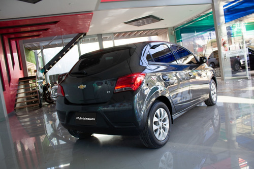 Chevrolet Onix Lt Nafta 2018 Gris