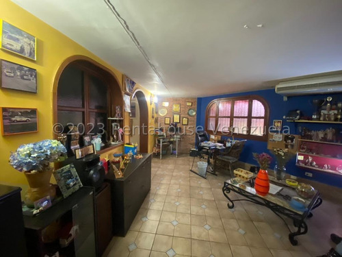 Casa En Venta Ubicado En Flor Amarillo Valencia Carabobo 24-8345, Eloisa Mejia