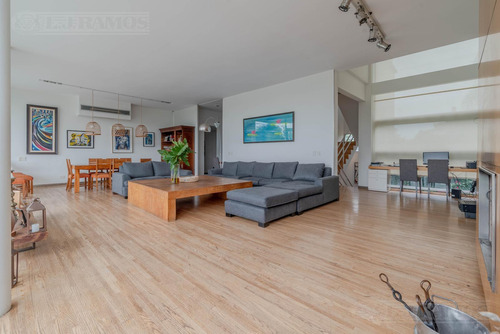 Casa En Venta En La Lucila-libertador/rio
