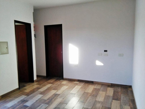 Venta Departamento Hurlingham Dos Ambientes Con Patio