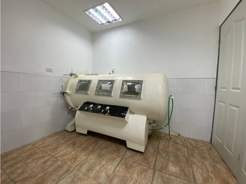 Venta De Clinica, La Campiña, Caracas - Equipada