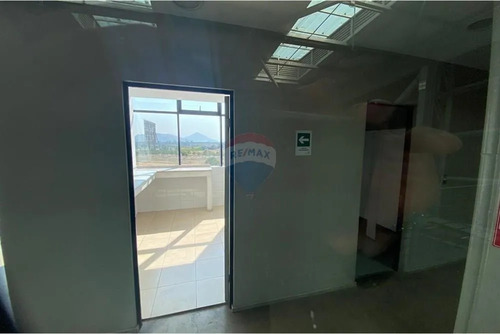Bodega Con Oficina En Arriendo, Pudahuel, Santiago
