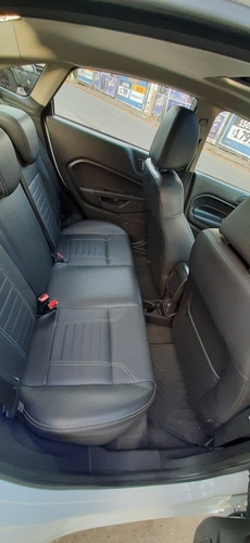 Ford Fiesta Kinetic Design 1.6 Sedan Titanium Powershift