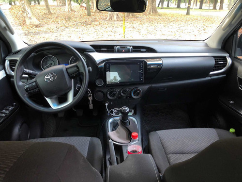Toyota Hilux Doble Cabina Sr 4x2 2.5 Diesel Igual A Nueva!
