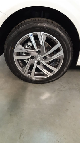 Imagen 14 de 18 de Peugeot 208 1.6l Allure 2022
