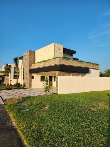 Hermosa Residencia En Venta 4 Recamaras Fracc Punta Tiburon