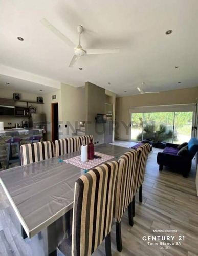 Alquiler Anual! Casa En Barrio Nayades - Pinamar