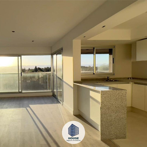 Departamento De 2 De Dorm. En Venta En Condominio Summum Con Cochera