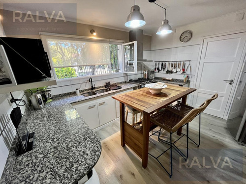 Imagen 8 de 30 de Casa 7 Ambientes - Jardin - Parrilla - Villa Adelina