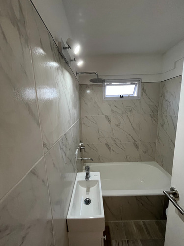 Dueño Vende Monoambiente Hecho A Nuevo Todo Luz Sin Comision