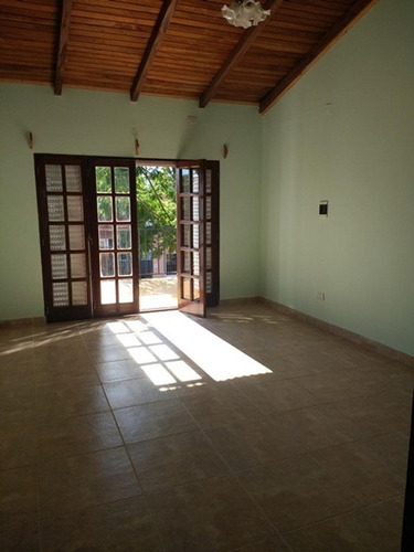 Dos Duplex Sobre Calle Gomez Portinho