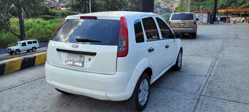 Imagen 6 de 12 de Ford Move Sedan