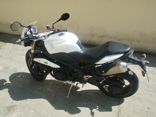 Moto Triunph Speed Triple 1050i 14