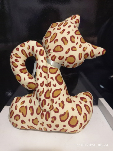 Almohadón Con Forma De Gato 30cms