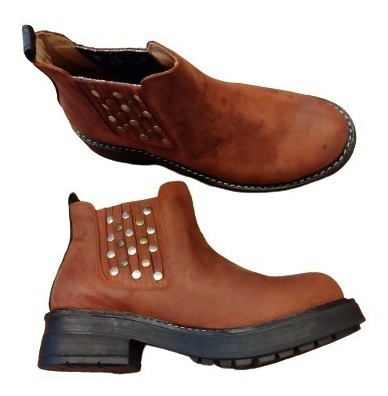 Imagen 1 de 1 de Bota Mujer Bordo Tachas Correlola Par Talle 38