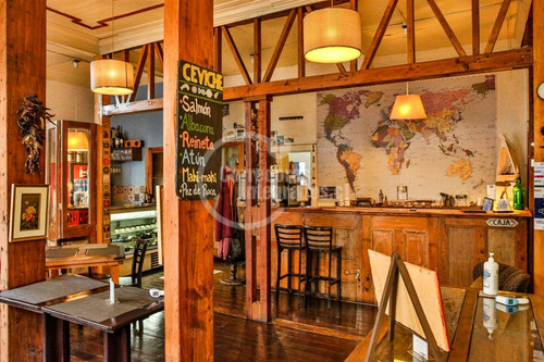 Local Comercial En Venta En Valparaíso, Hostal Restobar
