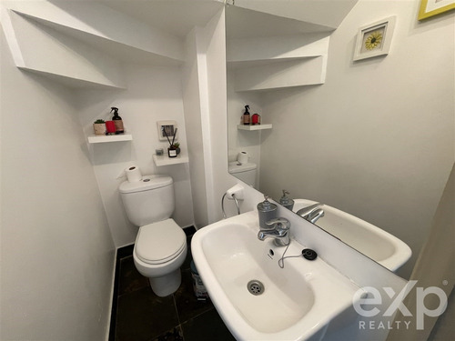 Casa En Venta De 4 Dorm. En Colina