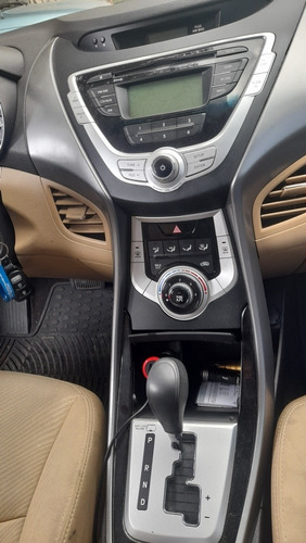 Imagen 9 de 12 de Hyundai 2012 Elantra Gls