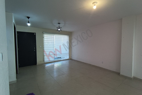 ¡descubre Tu Nuevo Hogar! Casa Moderna De 3 Recámaras, 3 Baños Y Estacionamiento Para 2 Autos...