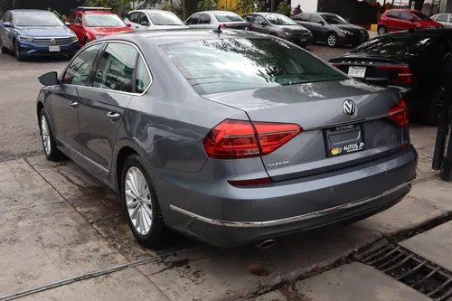 Volkswagen Passat 2.5 Tiptronic Highline At