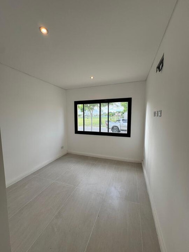 Venta De Casa 5 Ambientes A Estrenar En Barrio San Pablo