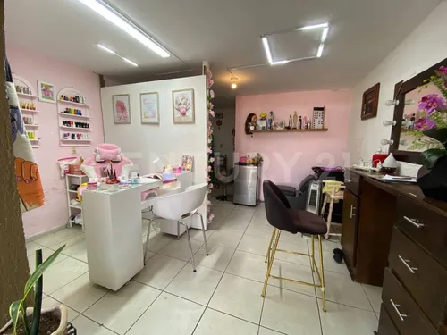 Casa En Venta Con Locales, Col. Lomas De Polanco, Guadalajara, Jalisco.