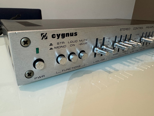 Pré Amplificador Cygnus Cp 400. - Lindo!!! (Usado)