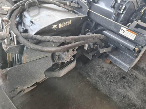 Imagem 3 de 5 de Implemento Fresadora De Asfalto Bobcat 35cm Semi Nova 2018