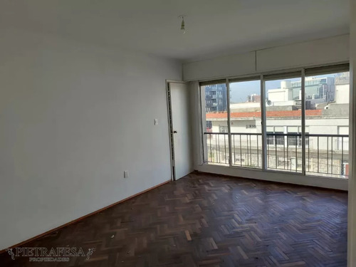 Apartamento En Alquiler, 2 Dormitorios, 1 Baño, Balcón, 2do Piso Por Escalera, Hermenegildo Sabat, Malvin Norte.