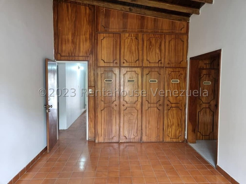 Local Comercial En Venta En Nueva Segovia Barquisimeto Lara -- %%m-c-t%% Cod. 24 Guion 3 7 5 9