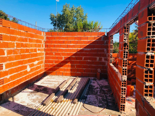 Imagen 13 de 14 de Casa 3 Amb. Con Departamento A Terminar
