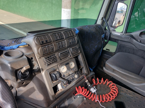 Imagem 10 de 15 de Iveco Stralis 400 6x2 Teto Alto Automático 2013