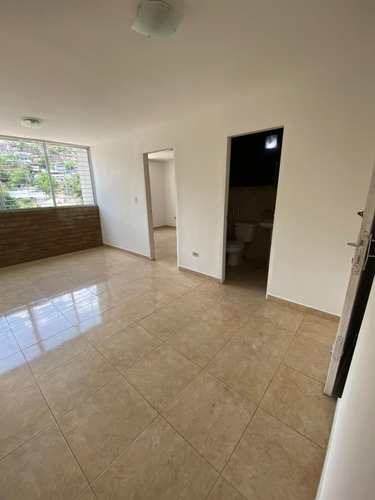 Imagen 4 de 8 de Apartamento En Alquiler En Macuto De 60m2