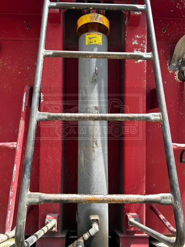 Carreta Basculante Rossetti Ano 2015 De 25m³ Com Pneus