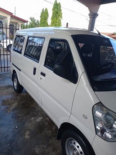 Imagen 2 de 9 de Chevrolet N300 Move Panel Busito