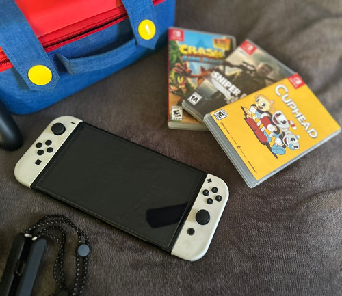 Nintendo Switch Oled Con 3 Juegos