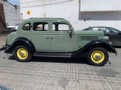 Imagen 6 de 14 de Ford Victoria Sedan
