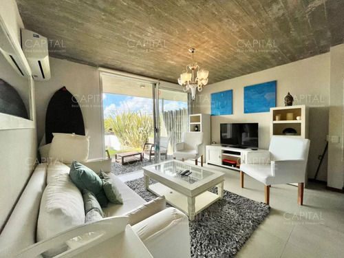 Apartamento En Venta Tres Dormitorios Manantiales A Tres Cuadras De Bikini Beach